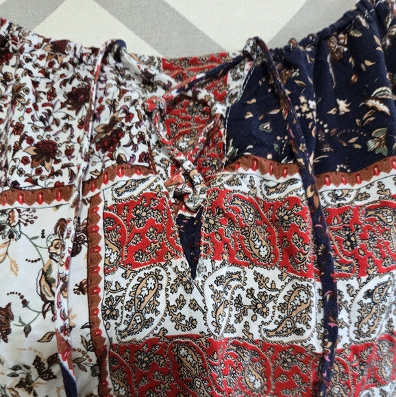 Bailey + Chloe Floral Paisley Boho Peasant Blouse Size Large - Picture 3 of 10